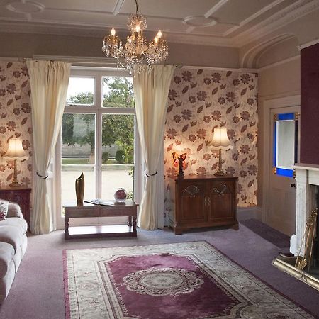 Hilbury Court Hotel Trowbridge Exteriör bild