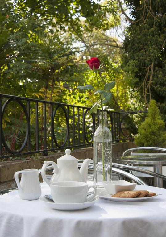 Hilbury Court Hotel Trowbridge Exteriör bild